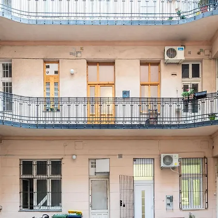 Modern - Close To Park & Heroes' Square Διαμέρισμα *
