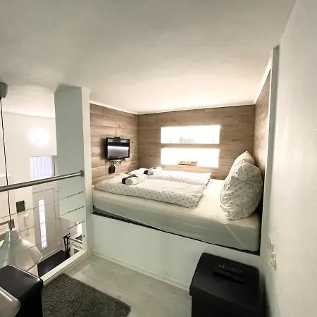 Modern - Close To Park & Heroes' Square *