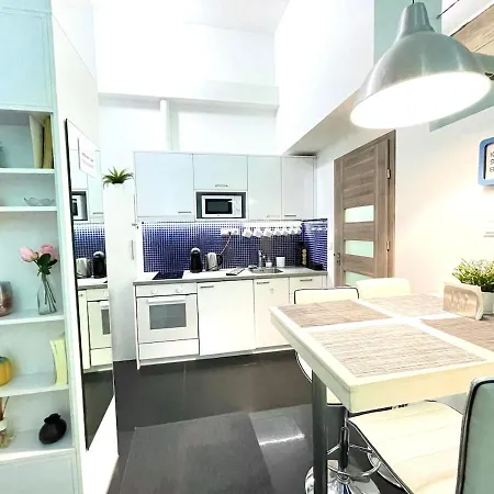 Modern - Close To Park & Heroes' Square *