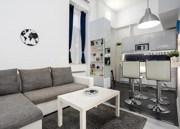 Appartamento Modern - Close To Park & Heroes' Square *