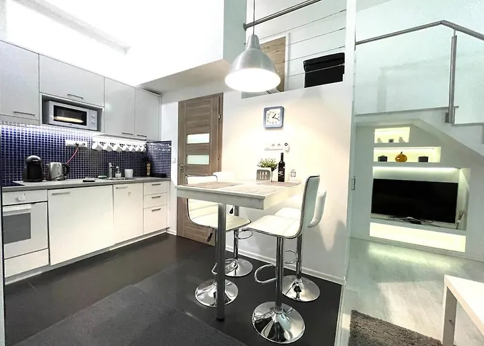 Modern - Close To Park & Heroes' Square Appartamento *