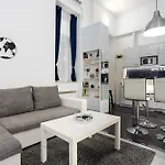 Appartamento Modern - Close To Park & Heroes' Square *